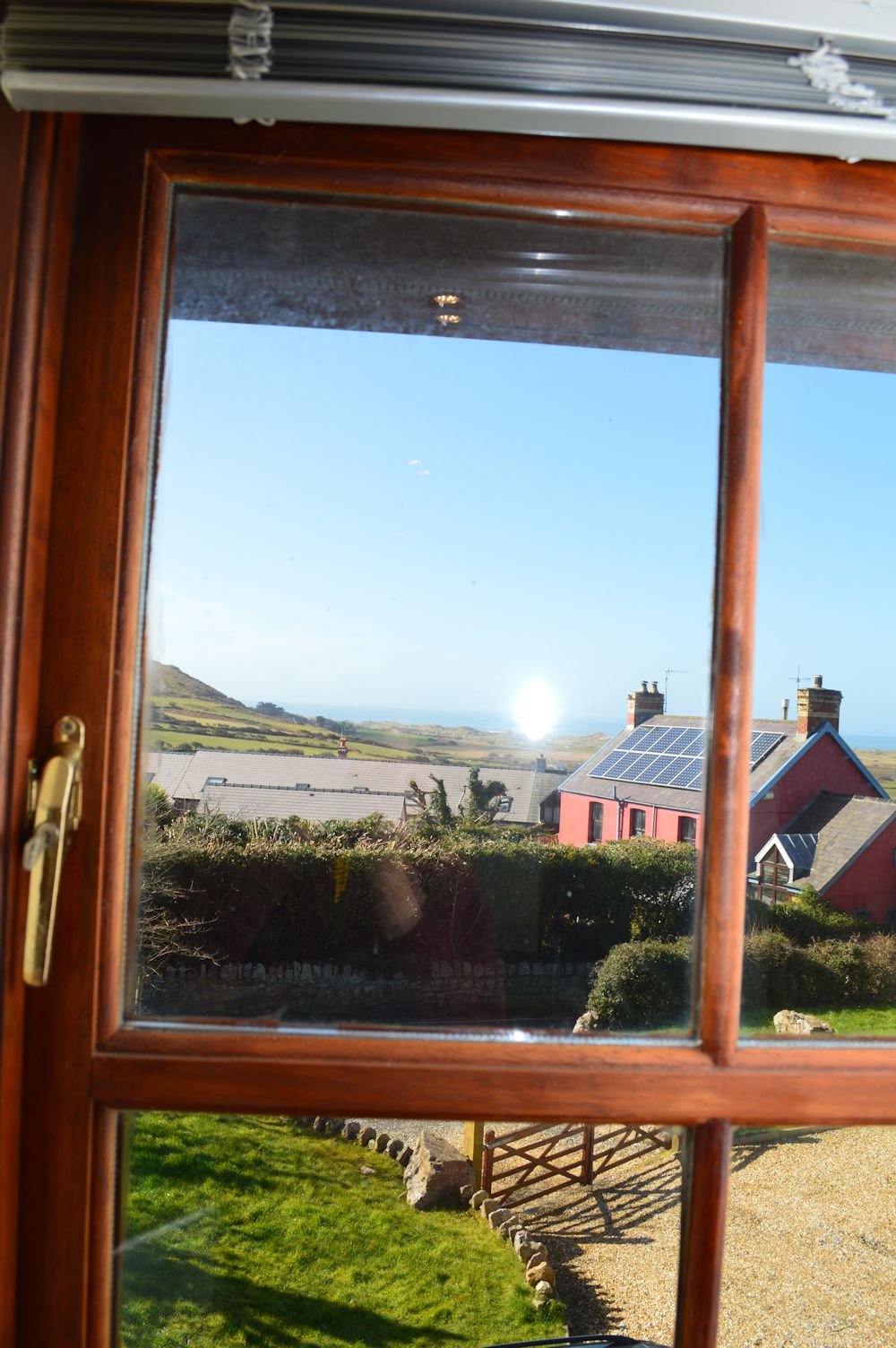 From the kitchen windows there are magnificent views over Rhossili down and Llangennith beach.